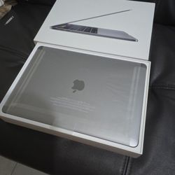 New 2019 Macbook Pro A1989 i7,16Gb,512Gb SSD ,13” Screen, AC Charger, Grade A Brand New,Space Gray Color, Original Box,Office 2022  on Sale