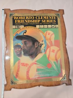 Roberto Clemente Poster Frame