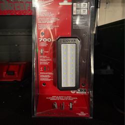 Milwaukee M12 ROVER Service and Repair Flood Light with USB Charging