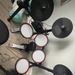 Used Donner drumset GOOD CONDITION