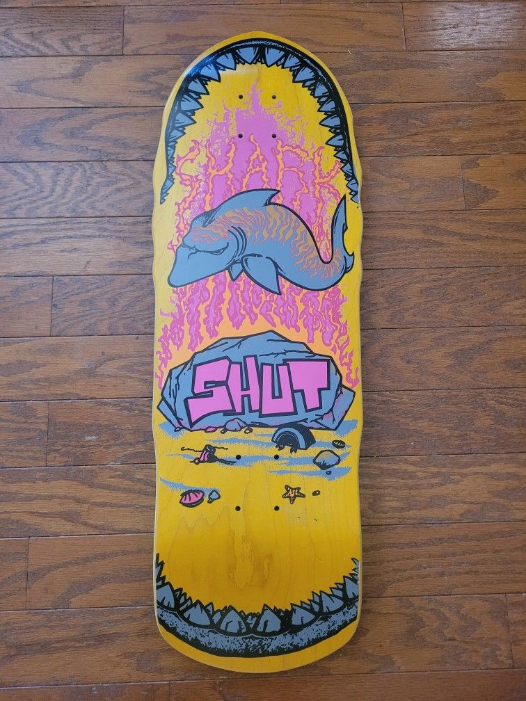 SHUT NYC New York Skateboard NOS Reissue SHARK Ltd Edition Deck 10" x 31.75"