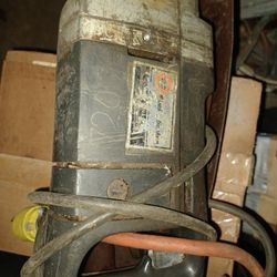 Black And Decker The Electric Chipping Hammer