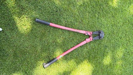 Bolt cutter 24”