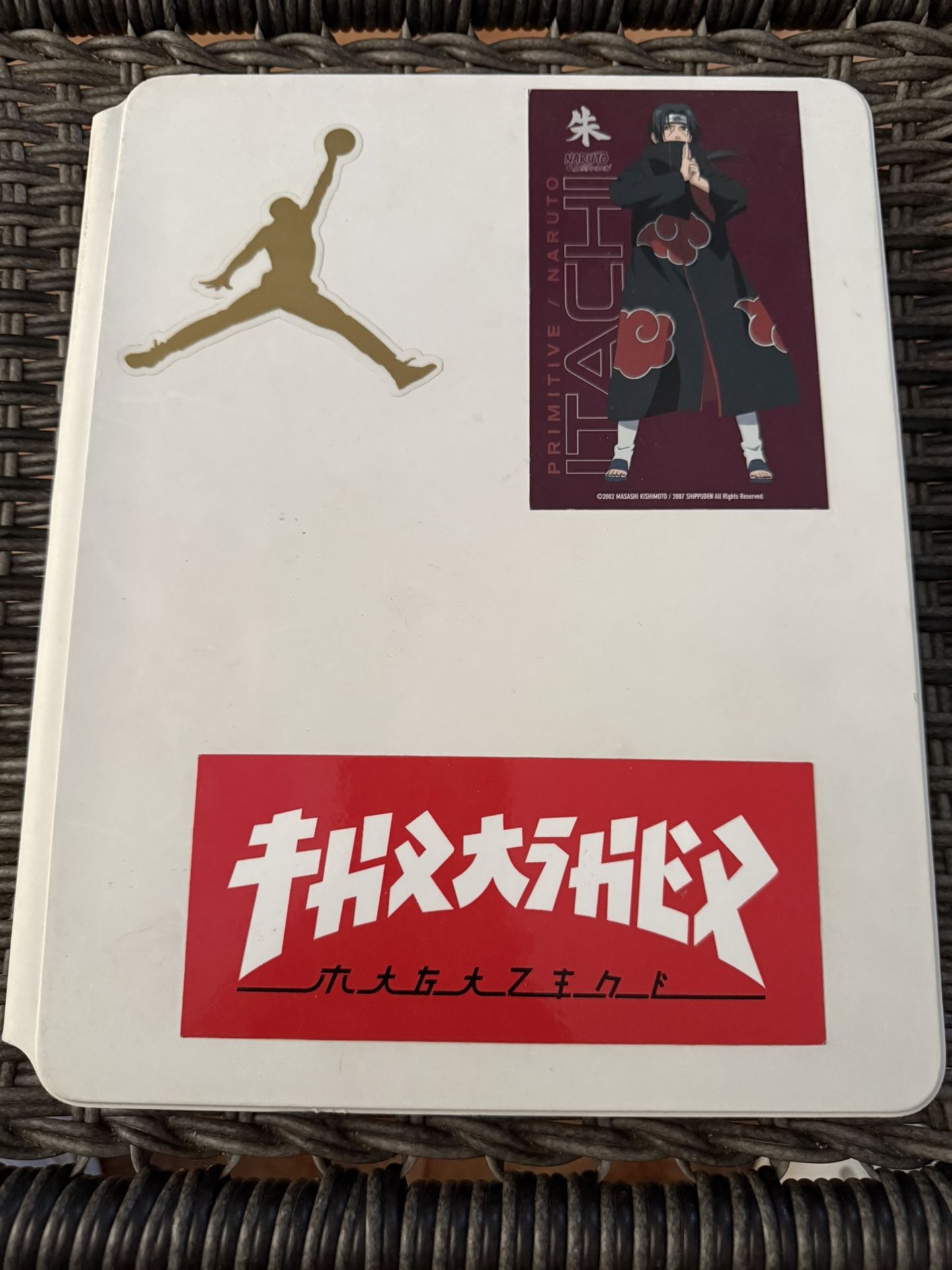 iPad 6th Gen & Magic Keyboard (Mint Condition)