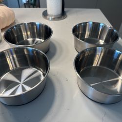 GORILLA GRIP Cuenco metálico de acero inoxidable para perros, base de goma, plato de alimentación resistente, libre de BPA de grado alimenticio, menos