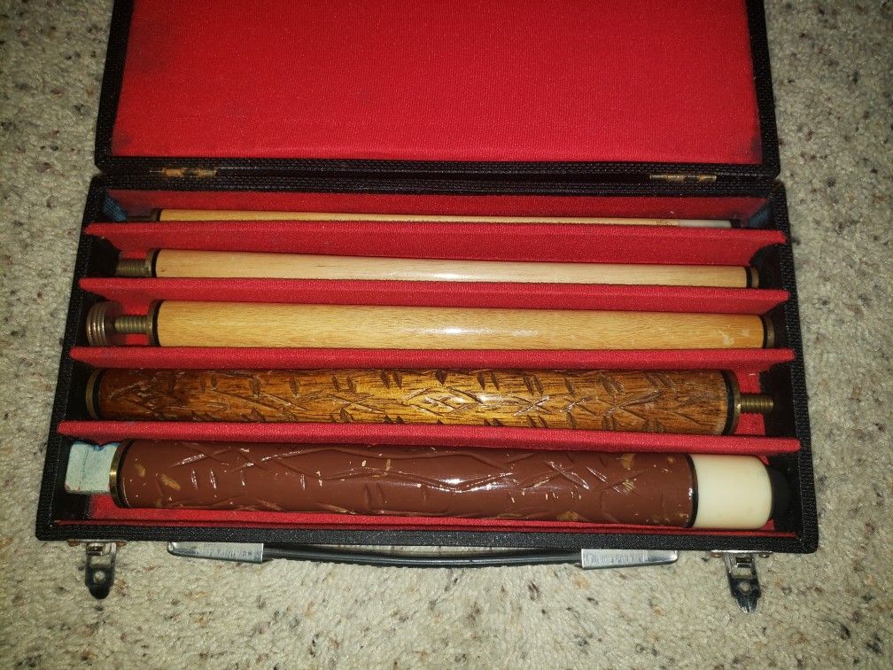 Five Piece Pool Stick With Case