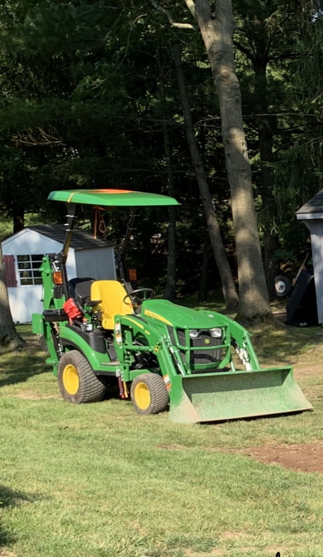 John Deere Tractor 4x4 w/ backhoe