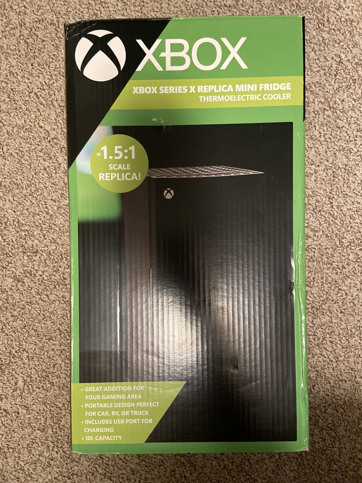 Xbox Series X Replica Mini Fridge - Xbox Series X