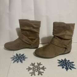 Women’s Boots 6 1/2