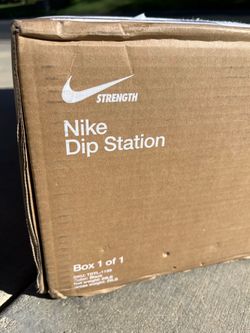 Nike Strength Dip Station
