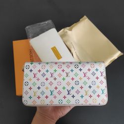 Louis Vuitton wallet billfold pocketbook zipper white 