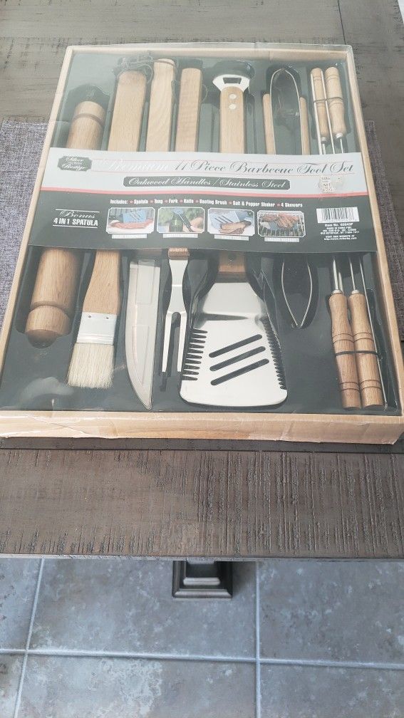 BBQ 11 PIECE TOOL SET PREMIUM OAK HANDLES/STAINLESS STEEL