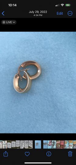 Stolen. 14 K Gold. $500 Reward For Return & Information 