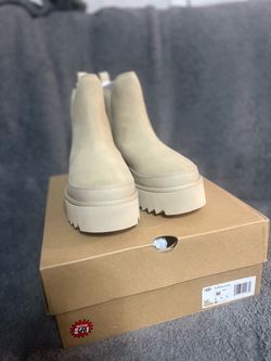 UGG Neumel Platform Chelsea Boots Size 10