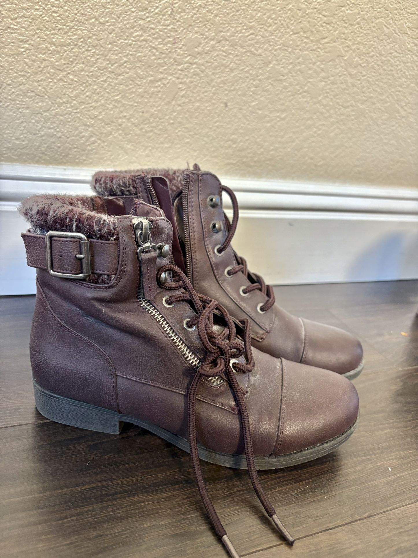 Women’s Purple Boots Gently Used Size 6 $5