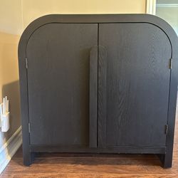 Short Arched Cabinet, Black