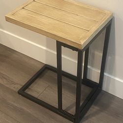 Sofa/Nightstand/Computer Holder C Table With Black Metal Base And Wood Like Top H26"