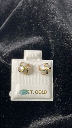 14k gold pearl stud earrings