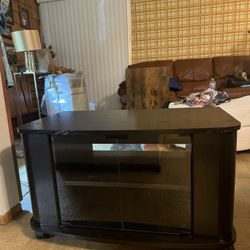 Wood Tv Stand/Entertainment Center 