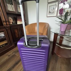 Suitcase 25x16x10.