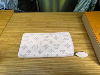 Louis Vuitton wallet *New* Never Used