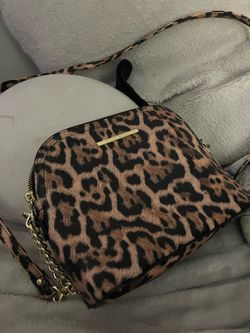 Leopard print crossbody bag with gold chain