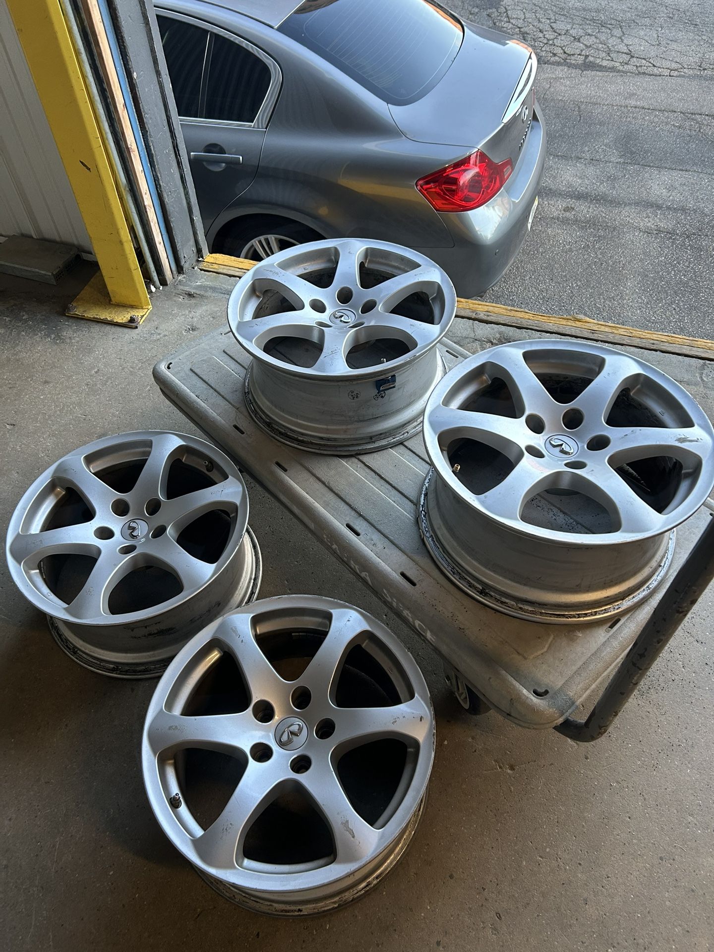 Infiniti G35/37 18’ Rims