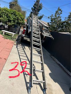 Escalera, 32 pies de de vidrio, muy barata,