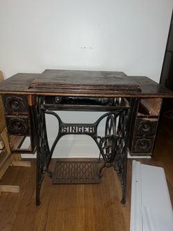 Vintage Singer Sewing machine
