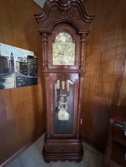 Vintage Howard Miller Solid Oak Grandfather Clock