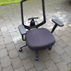 Branch Ergo Pro Chair (missing Back)
