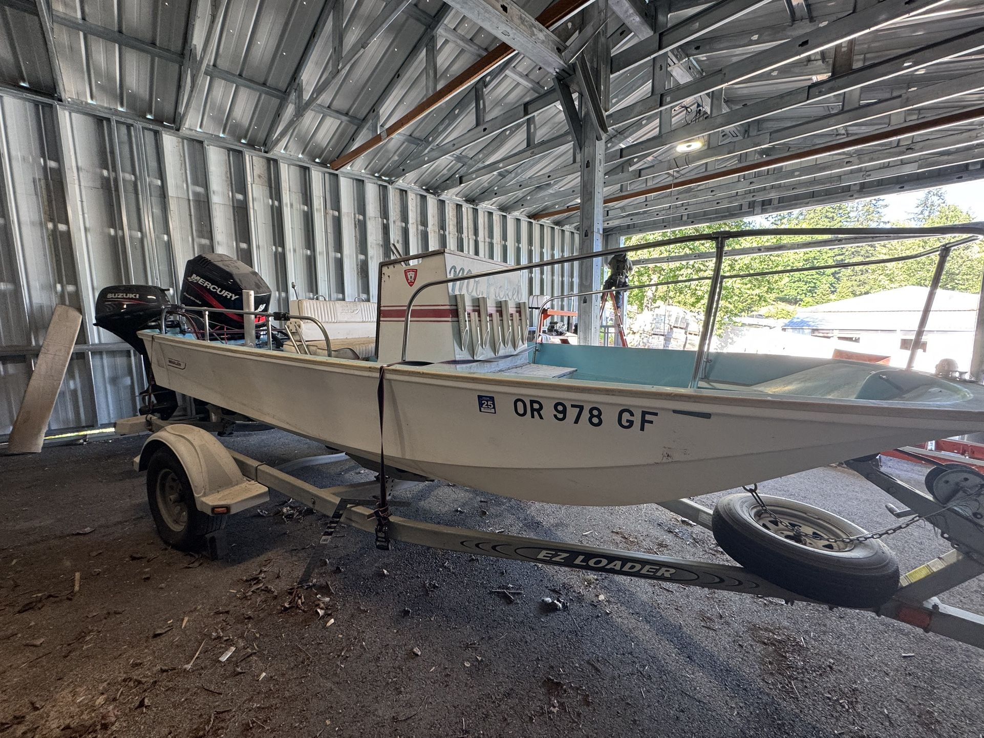 Boston Whaler Center Counsel Motor Boat