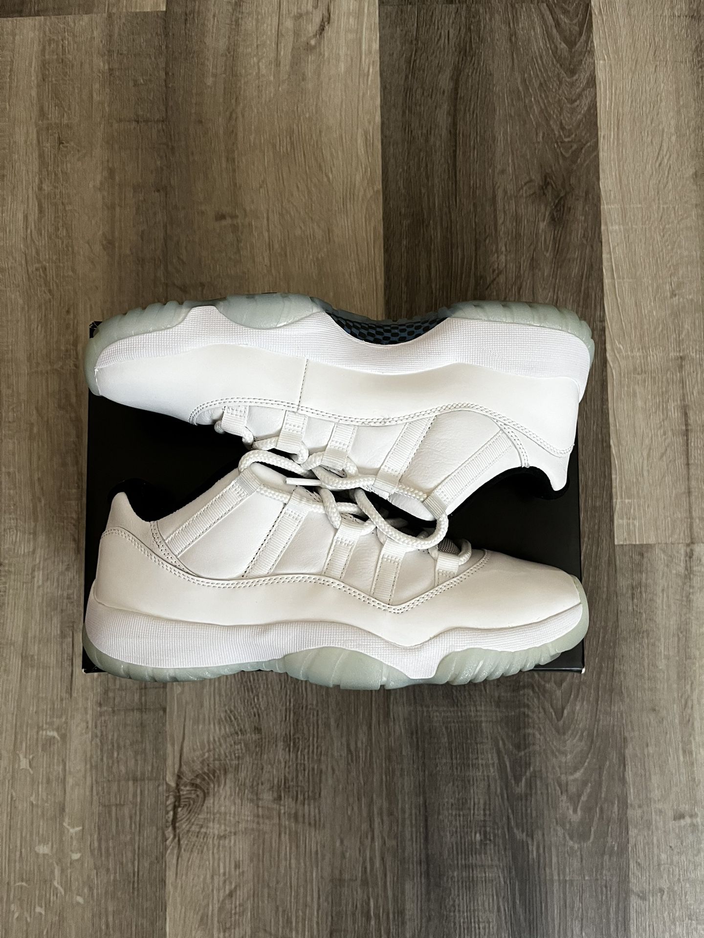 Jordan 11 Low Legend Blue