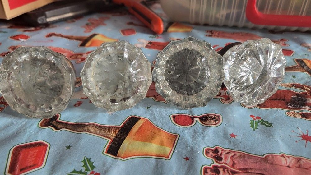 Vintage Lot Of Glass Door Knobs