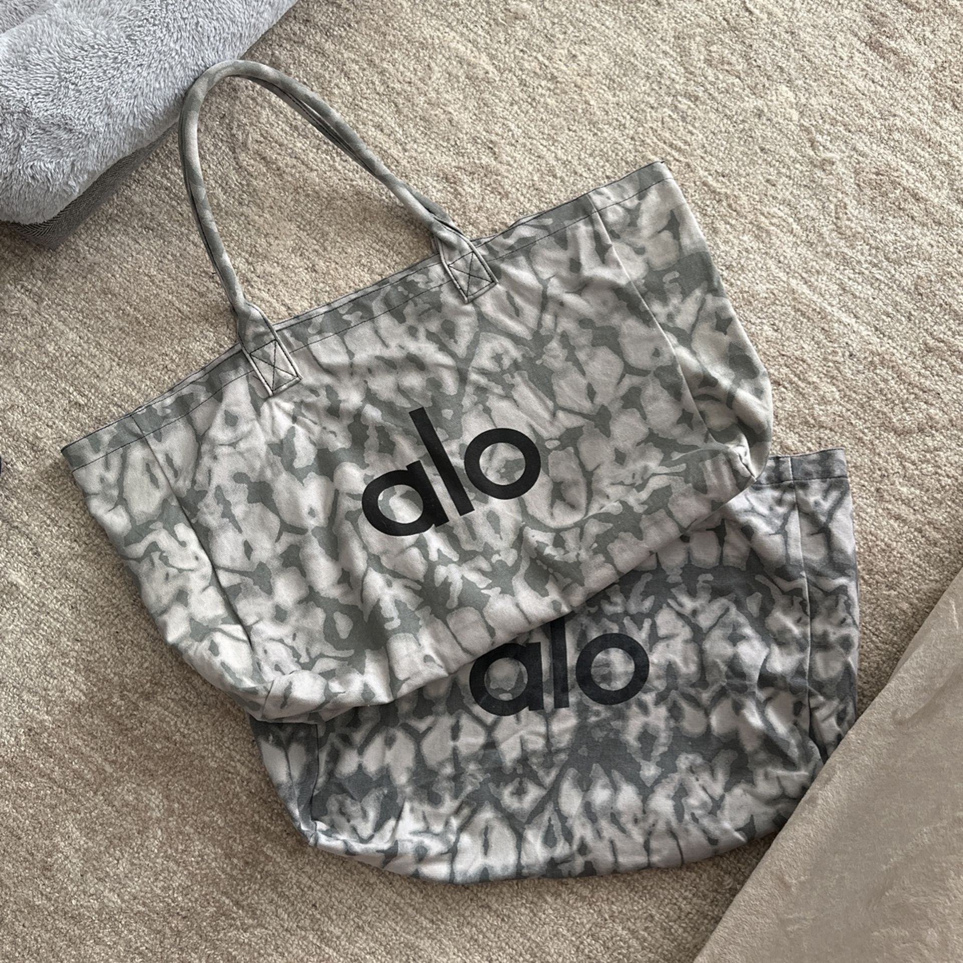Alo Yoga Workout Bag, 2 Pack