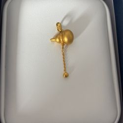 Chow Tai Fook 24K Gold Hulu Pendant 