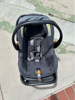 Chicco Keyfit 35 Car Seat and Base