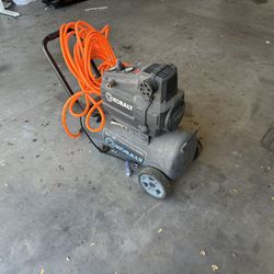 Kobalt Air Compressor With Hose  8gal-  150Psi - 1.8HP