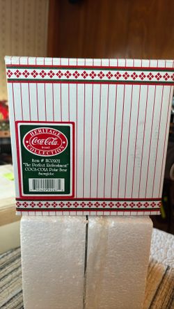 “The Perfect Refreshment “ COCA-COLA Polar Bear Musical Snow globe 