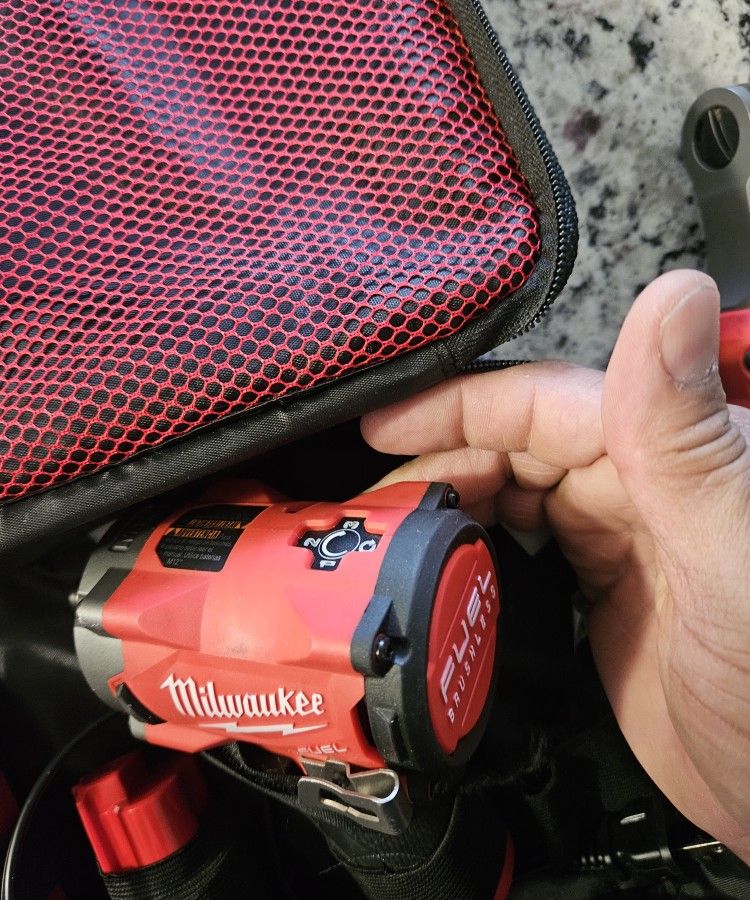 Milwaukee Fuel M12