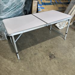 28 in. H Rectangle Plastic Folding Portable Outdoor Picnic Table