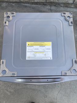 Preowned AS IS LG ELECTRIC DRER And 2 LG PEDESTAL Preowne