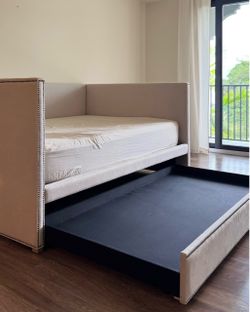 RH daybed with mattress Full size