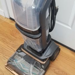 NEW cond  BISSEL SHAMPOO CARPET CLEANING SOLUTION SYSTEM   ,, WORKS EXCELLENT  , IN THE BOX 