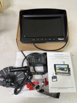 DIGITAL WIRELESS BACKUP CAMERA 7” WATERPROOF. NIGHTVISION FIR RV/TRUCK/TRAILER/VAN/BUS