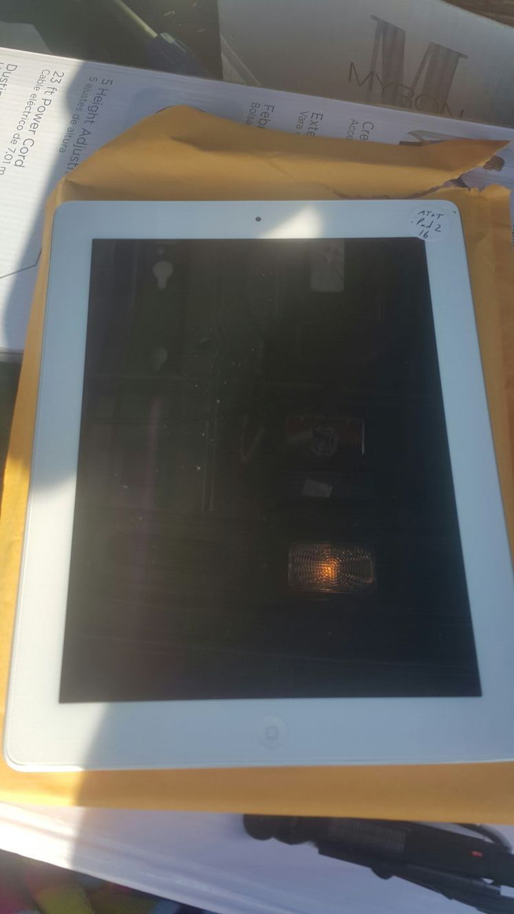 APPLE IPAD 2 16GB WIFI PLUS CELLULAR WORKS GREAT