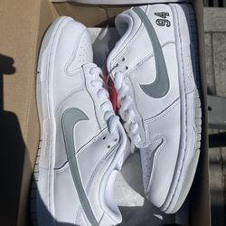 Supreme SB Dunk Low White