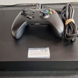 MICROSOFT XBOX ONE X CONSOLE & CONTROLLER 
