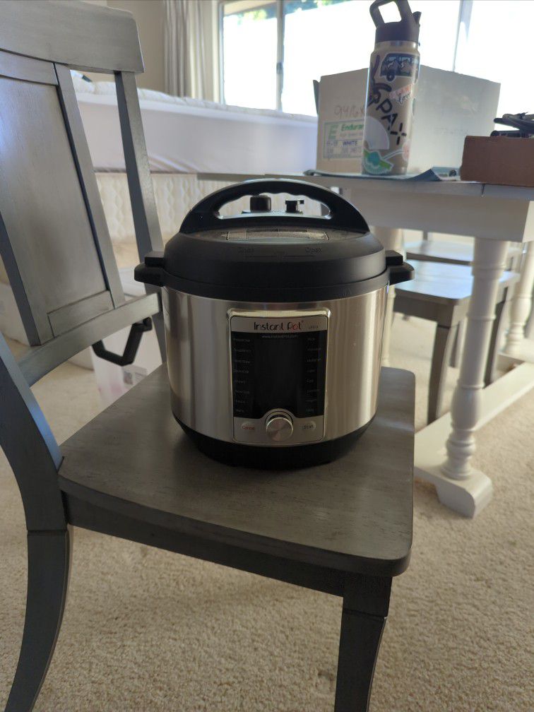 Instant Pot Ultra 6qt With Accessories 