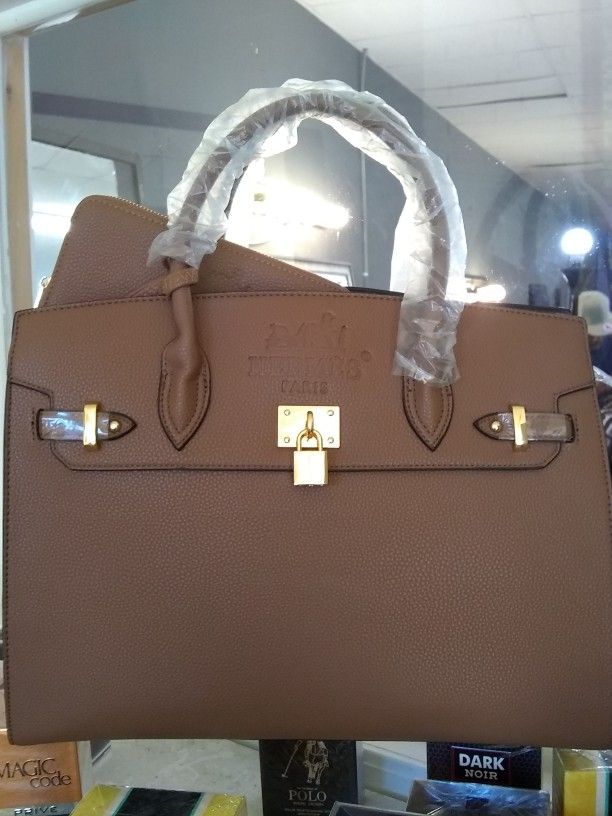 HERMES BAG W/MATCHING WALLET..HOT.....HOT......HOT for the SUMMER!!